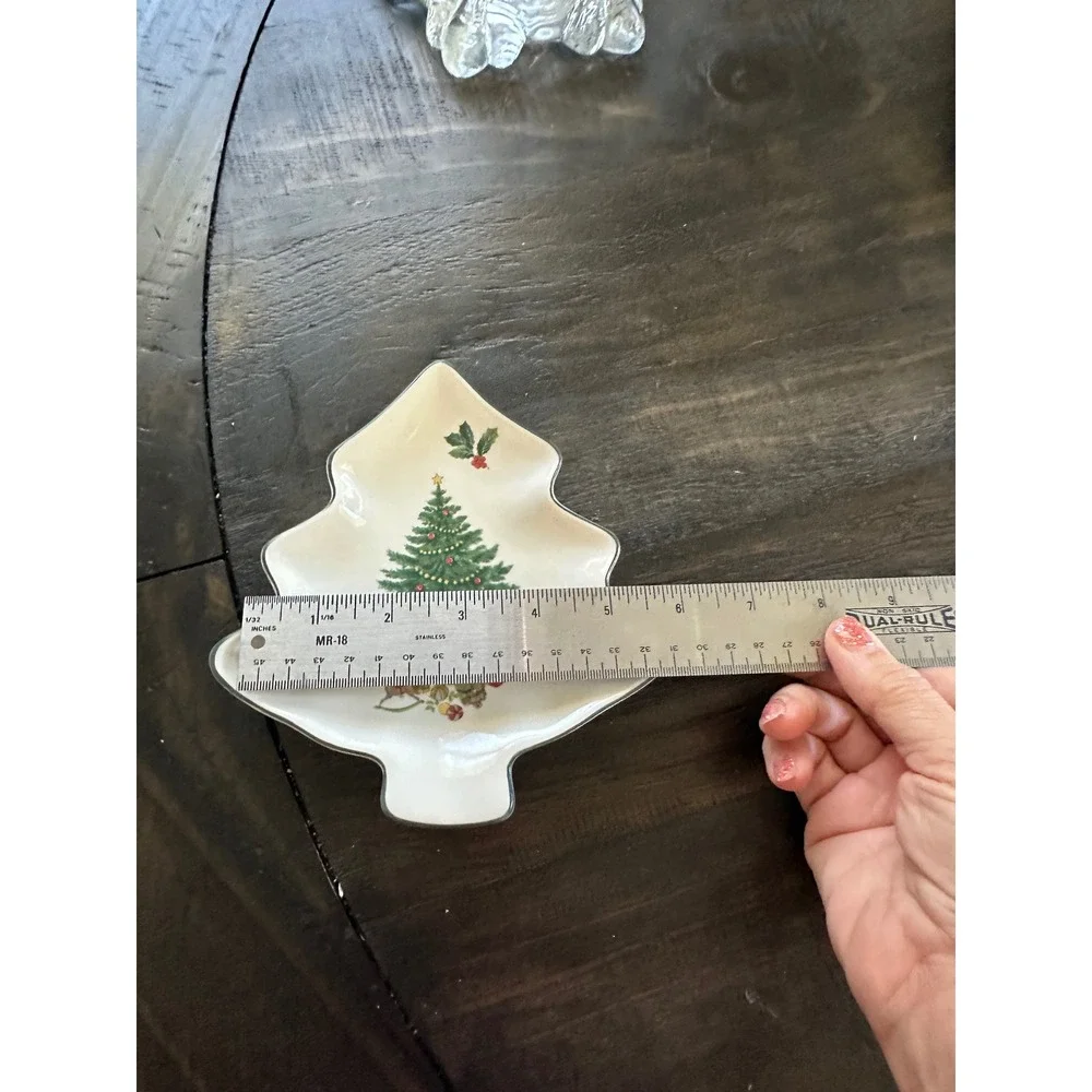 Mikasa Heritage Christmas‎ Tree Shaped Candy Dish Trinket Plate Cabos Winter EUC